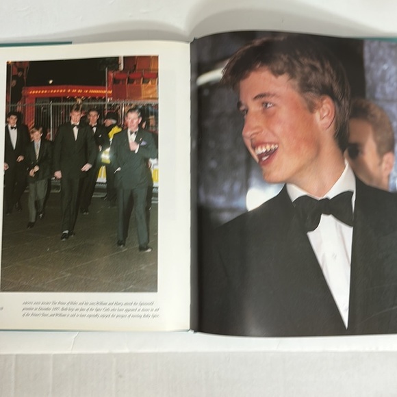 Prince William by Valerie Garner 1998 Book - Picture 6 of 7